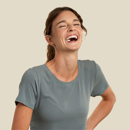 woman with toned and slimmed facial features chewing mayena customizable facial exerciser gum