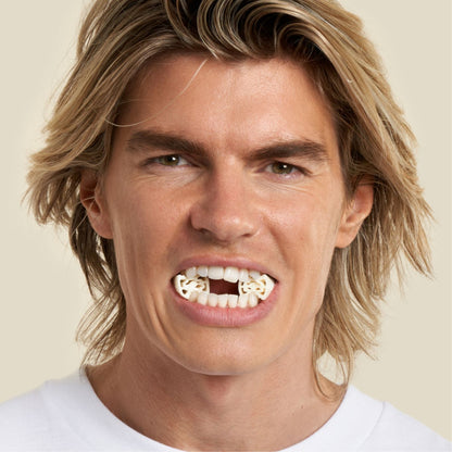 Man doing jaw exercises with jawline elite level 1